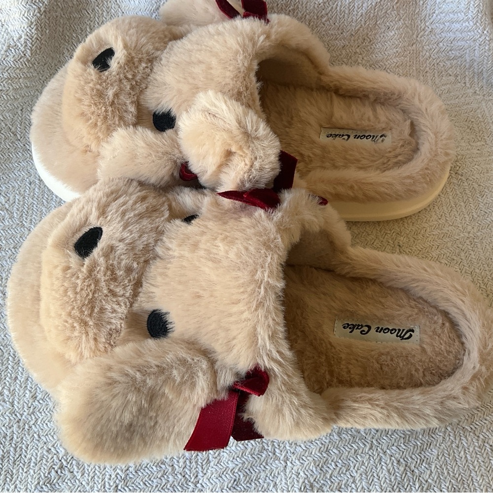 Cozy Plush Puppy Slip-On Slippers for Women in Beige - Picture 4 of 6